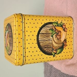 Vintage Tin with Fruits by Princeton Industries Corp.